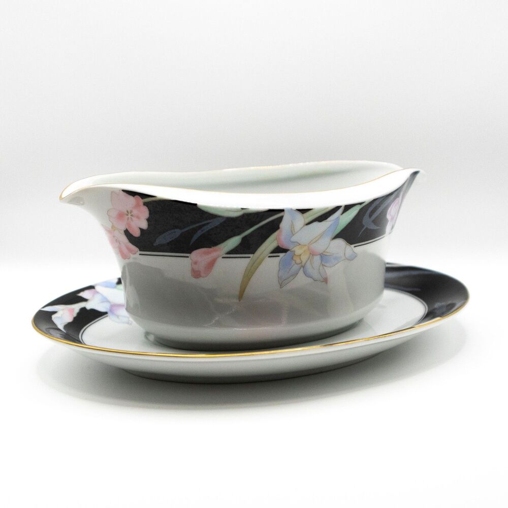 Mikasa Charisma Black Gravy Boat w Underplate L9050 Fine China Japan